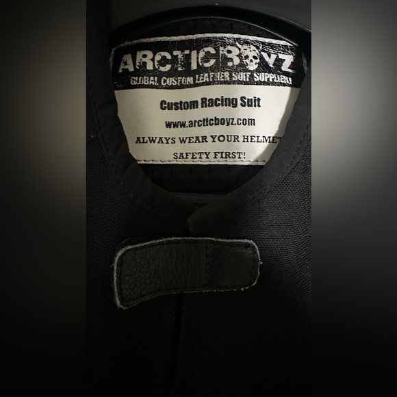 ArcticBoyz Racing Suit! - Picture 2 of 4